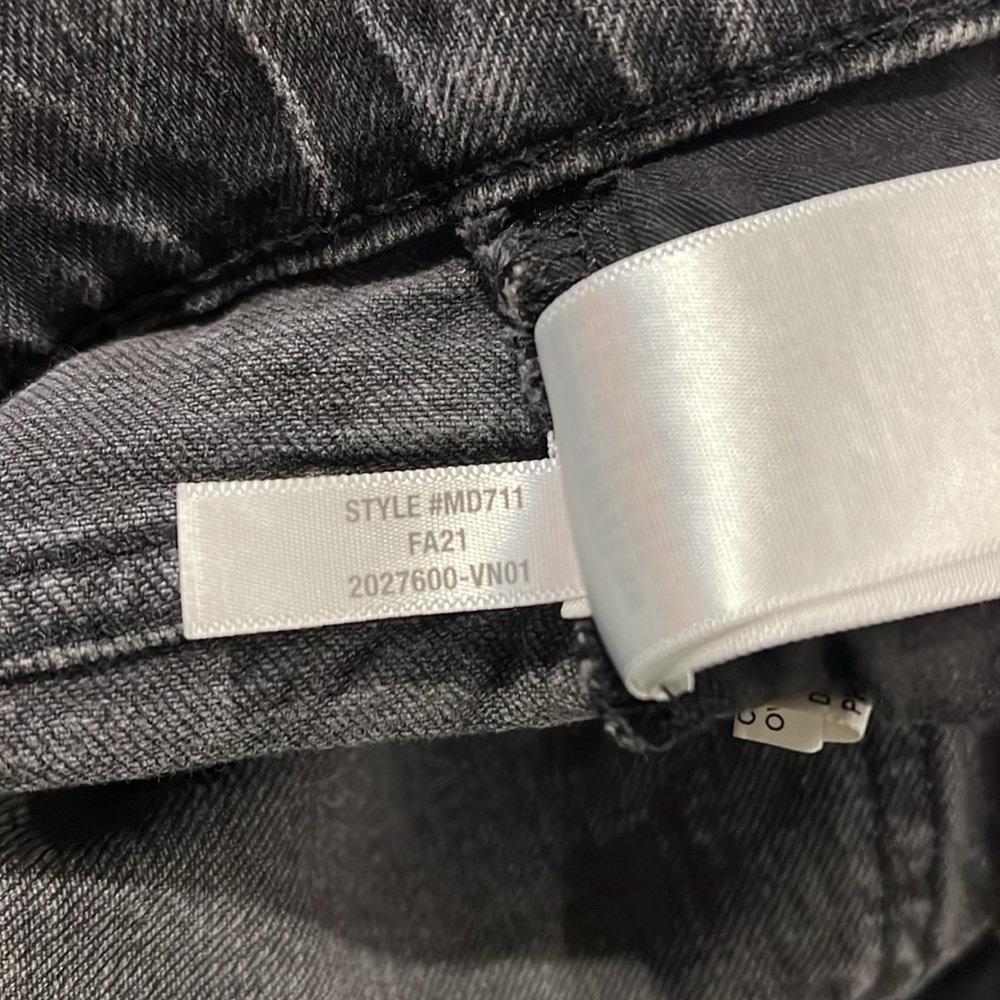 Madewell Perfect Vintage Jean in Lunar Wash (black) - Size 26 - Picture 11 of 11